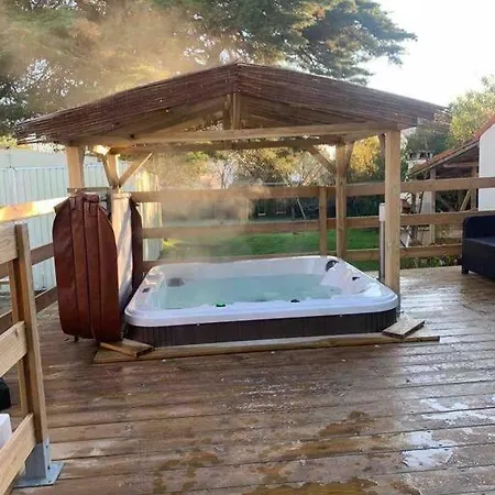 11 Pers 4ch / Jacuzzi / Le Cormier * 滨海拉普兰